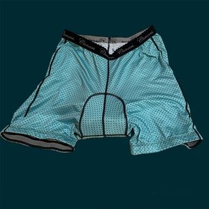 Canari gel-padded cycling short